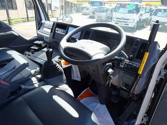 いすゞ エルフ TPG-NKS85AN(4WD)の写真5