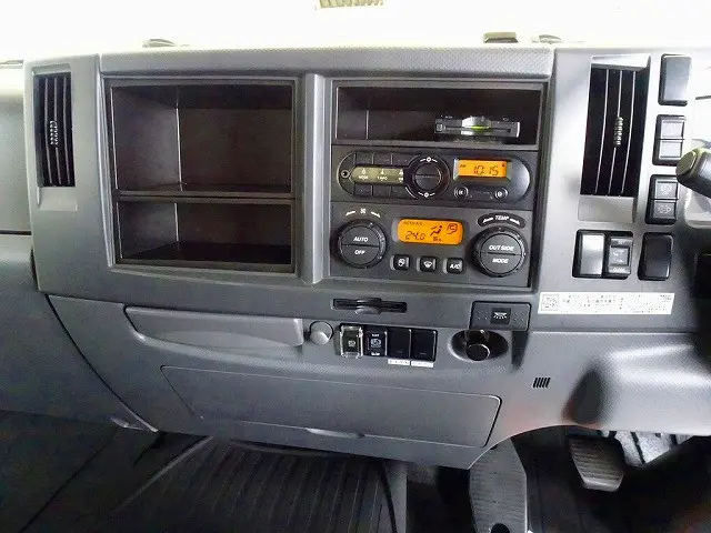 オートAC　PS　PW　SRS　ABS　キーレス(不良)　左電格ミラー　FM/AMラジオ　ETC　バックモニター　ターボ　排気ブレーキ　坂道発進補助装置　アイドリングストップ　フォグランプ|いすゞ フォワード TKG-FRR90S2(2WD)の写真10