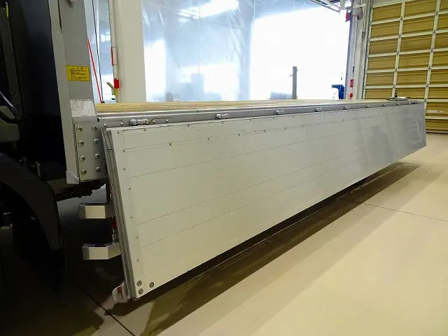 荷台内寸：575×237×69　小平産業　三方開　アルミアオリ　左右セイコーラック　リア支柱脱着可　前立て鳥居アルミ縞鋼板張り　横ねた22本|いすゞ フォワード TKG-FRR90S2(2WD)の写真28