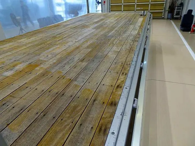 荷台内寸：575×237×69　小平産業　三方開　アルミアオリ　左右セイコーラック　リア支柱脱着可　前立て鳥居アルミ縞鋼板張り　横ねた22本|いすゞ フォワード TKG-FRR90S2(2WD)の写真29