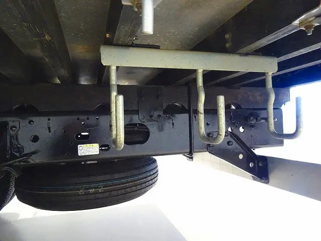 燃料タンク100L　右シャシ中央工具箱　左右シャシリア3連タイヤチェーンフック|いすゞ フォワード TKG-FRR90S2(2WD)の写真38