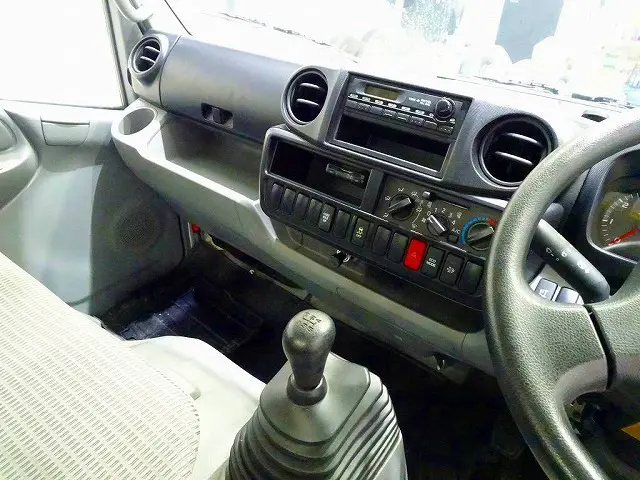 日野 デュトロ TKG-XZC605M(2WD)の写真9