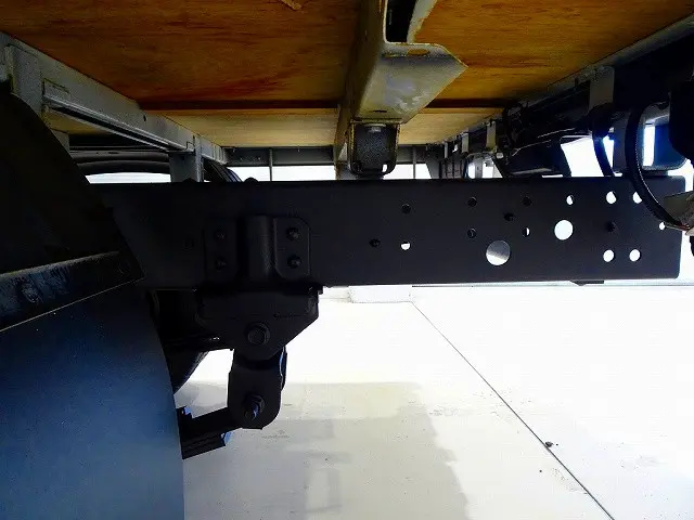 燃料タンク80L　シャーシは 錆止め/マフラー塗装 仕上げに力を入れています。|日野 デュトロ TKG-XZC605M(2WD)の写真35