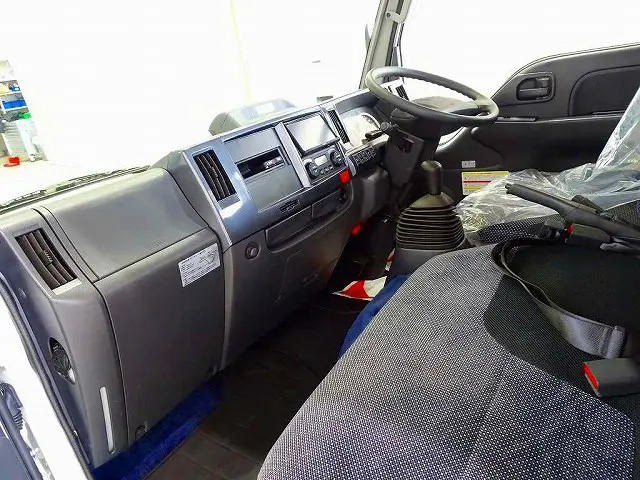 オートAC PS PW SRS ABS キーフリー 左右電格ミラー/ヒーター 社外オーディオCD/DVD(DDX6015) ETC2.0 アドブルー ターボ 排気ブレーキ|いすゞ エルフ 2RG-NKR88A(2WD)の写真7