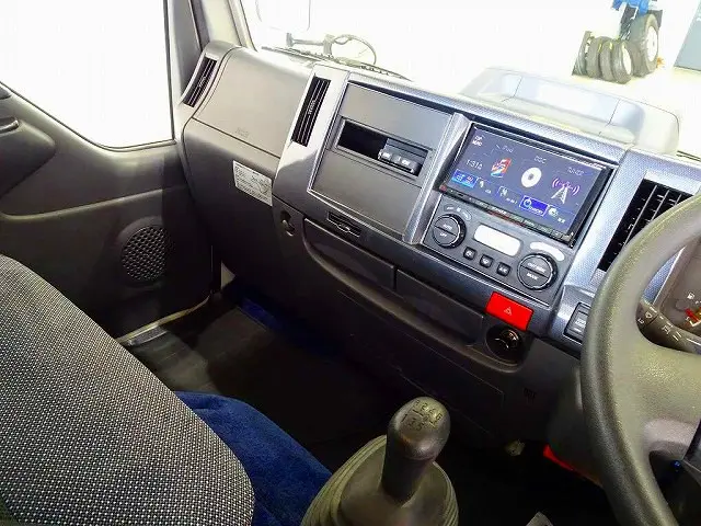 オートAC PS PW SRS ABS キーフリー 左右電格ミラー/ヒーター 社外オーディオCD/DVD(DDX6015) ETC2.0 アドブルー ターボ 排気ブレーキ|いすゞ エルフ 2RG-NKR88A(2WD)の写真9