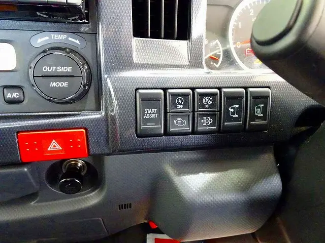 いすゞ エルフ 2RG-NKR88A(2WD)の写真11