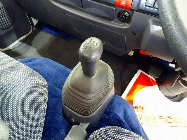 フロア6MT|いすゞ エルフ 2RG-NKR88A(2WD)の写真14