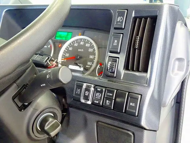 いすゞ エルフ 2RG-NKR88A(2WD)の写真16