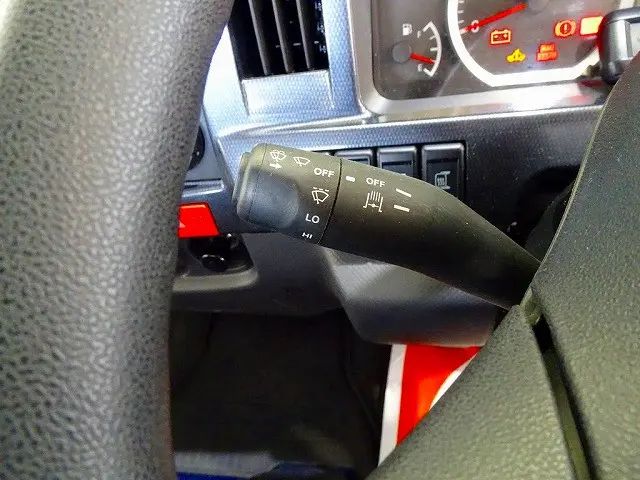 いすゞ エルフ 2RG-NKR88A(2WD)の写真17