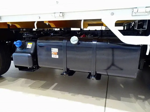 いすゞ エルフ 2RG-NKR88A(2WD)の写真38