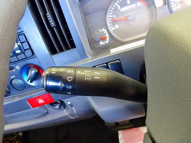 いすゞ エルフ TPG-NJR85A(2WD)の写真16