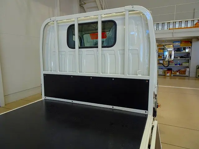 荷台内寸：311×161×38　三方開　床鉄板張り　リアアオリチェーン2個|いすゞ エルフ TPG-NJR85A(2WD)の写真21