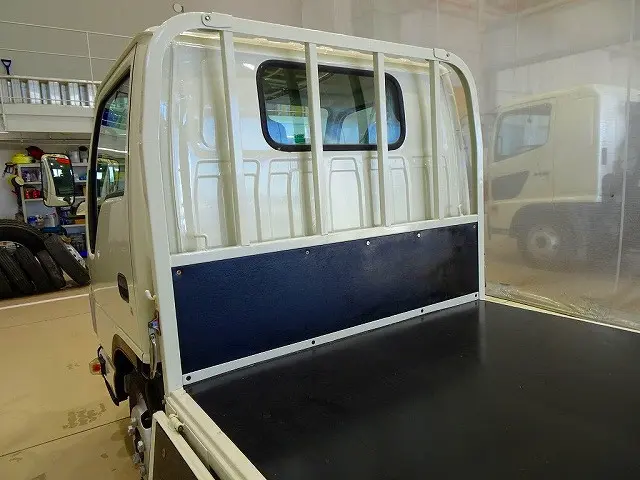 荷台内寸：311×161×38　三方開　床鉄板張り　リアアオリチェーン2個|いすゞ エルフ TPG-NJR85A(2WD)の写真22