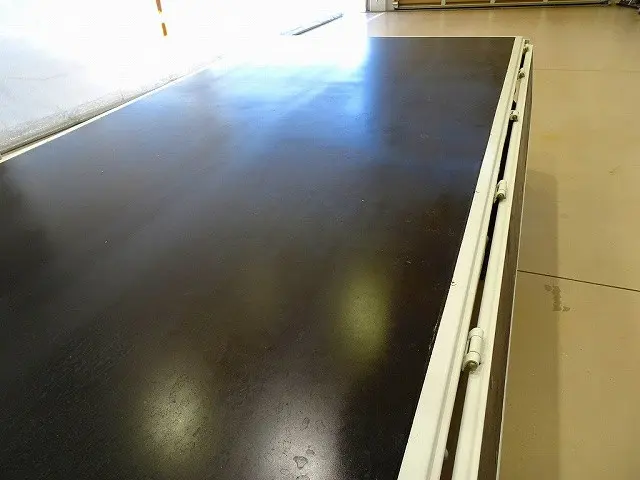 荷台内寸：311×161×38　三方開　床鉄板張り　リアアオリチェーン2個|いすゞ エルフ TPG-NJR85A(2WD)の写真26