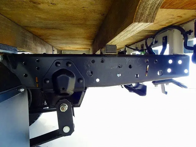 燃料タンク75L　シャーシは 錆止め/マフラー塗装 仕上げに力を入れています。|いすゞ エルフ TPG-NJR85A(2WD)の写真34