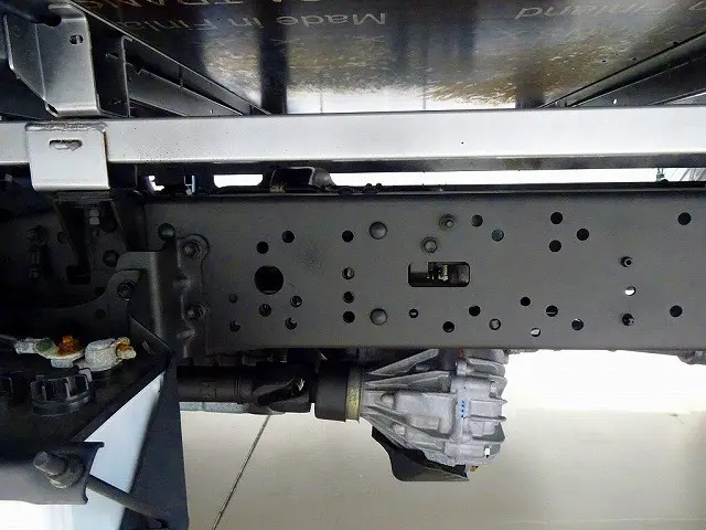 左シャシリア工具箱 シャーシは 錆止め/マフラー塗装 仕上げに力を入れています。|トヨタ ダイナ LDF-KDY281(4WD)の写真32