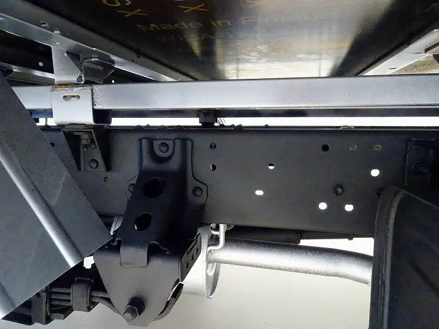 左シャシリア工具箱 シャーシは 錆止め/マフラー塗装 仕上げに力を入れています。|トヨタ ダイナ LDF-KDY281(4WD)の写真38