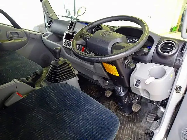 トヨタ ダイナ 2KG-XZC645(2WD)の写真5