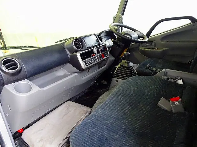 トヨタ ダイナ 2KG-XZC645(2WD)の写真7