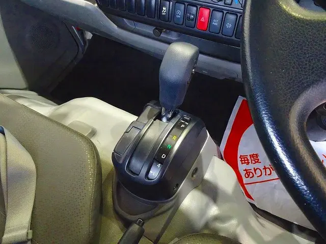 フロアAT 2ペダル|日野 デュトロ TPG-XZU605M(2WD)の写真14