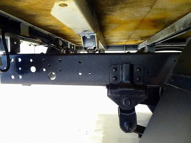 燃料タンク80L シャーシは 錆止め/マフラー塗装 仕上げに力を入れています。|日野 デュトロ TPG-XZU605M(2WD)の写真40