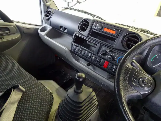 日野 デュトロ 2RG-XZU655M(2WD)の写真9