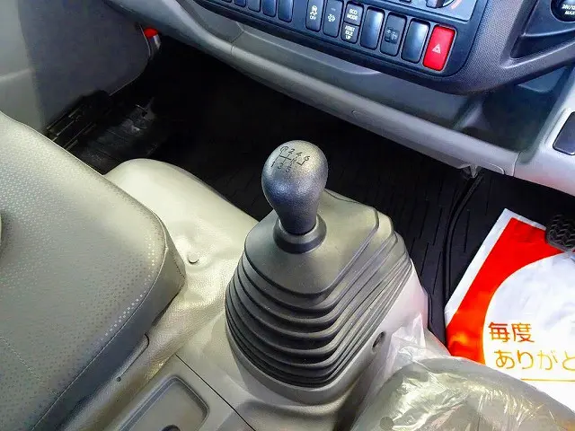 フロア6MT|日野 デュトロ 2RG-XZU710M(2WD)の写真14