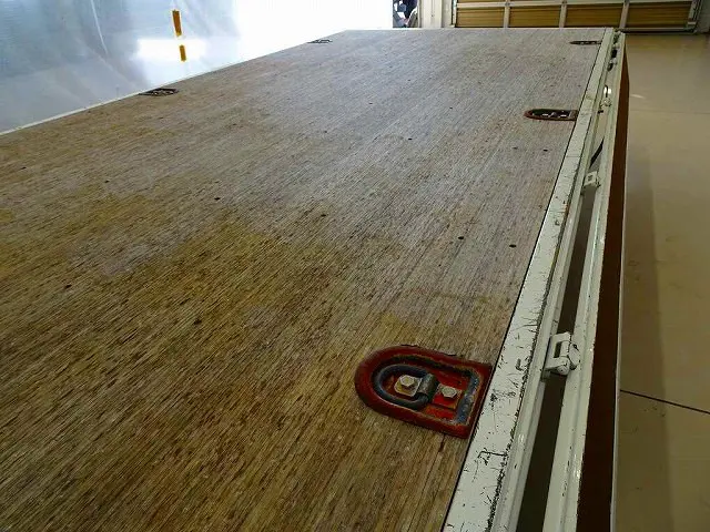 荷台内寸:436×208×38 三方開 左右セイコーラック 埋め込みフック3対|日野 デュトロ 2RG-XZU710M(2WD)の写真28