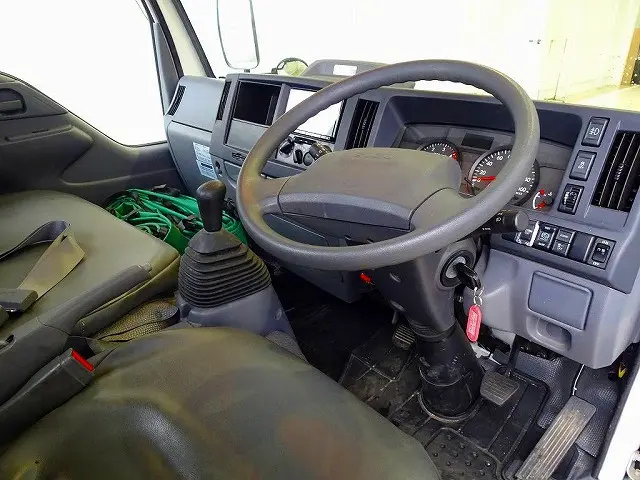 いすゞ エルフ 2RG-NHS88A(4WD)の写真5