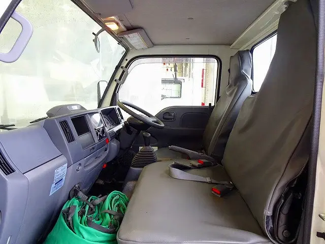 いすゞ エルフ 2RG-NHS88A(4WD)の写真8