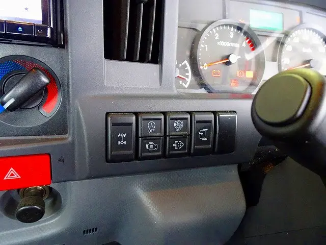 いすゞ エルフ 2RG-NHS88A(4WD)の写真11