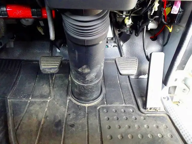 いすゞ エルフ 2RG-NHS88A(4WD)の写真15