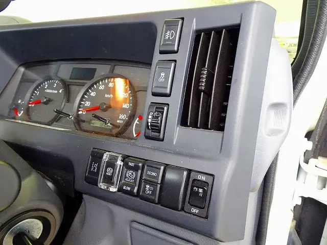 いすゞ エルフ 2RG-NHS88A(4WD)の写真16