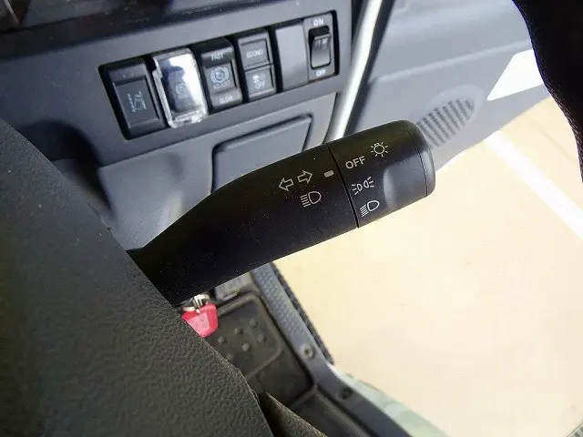 いすゞ エルフ 2RG-NHS88A(4WD)の写真18