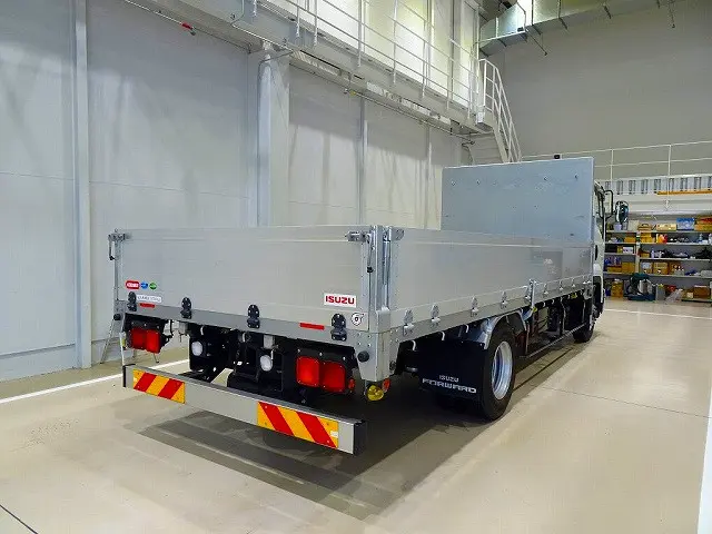 いすゞ フォワード 2RG-FRR90T2(2WD)の写真3