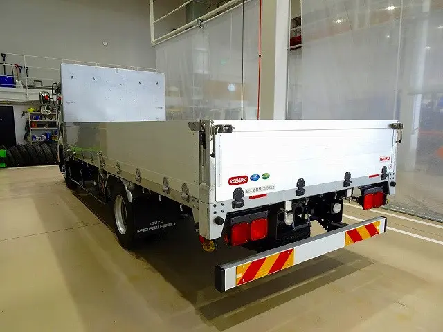 お問合せ管理No.A554 R2 フォワード 3.75t 標準ベッドレス アルミブロック 平ボデー リアエアサス 210ps|いすゞ フォワード 2RG-FRR90T2(2WD)の写真4