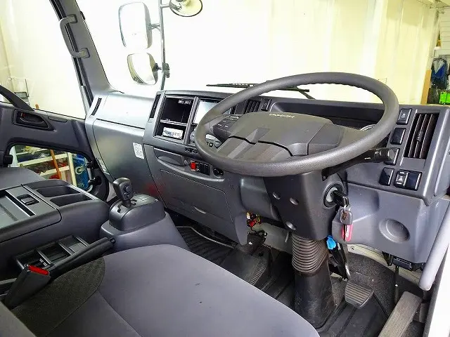 いすゞ フォワード 2RG-FRR90T2(2WD)の写真5