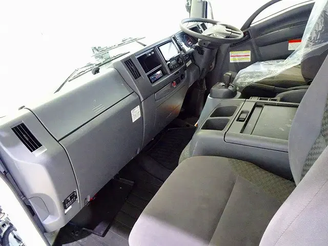 AC PS PW SRS ABS キーレス 左電格ミラー/ヒーター 社外メモリーナビ/フルセグTV/DVD(CN-RE06D) ETC2.0 バックモニター アドブルー フロアAT 2ペダル|いすゞ フォワード 2RG-FRR90T2(2WD)の写真7