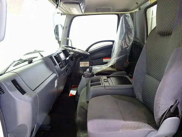 ターボ 排気ブレーキ 坂道発進補助装置 車線逸脱警報装置 衝突被害軽減ブレーキ アイドリングストップ フォグランプ トラクションコントロール 室内蛍光灯|いすゞ フォワード 2RG-FRR90T2(2WD)の写真8