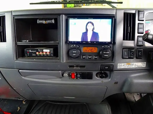 いすゞ フォワード 2RG-FRR90T2(2WD)の写真10