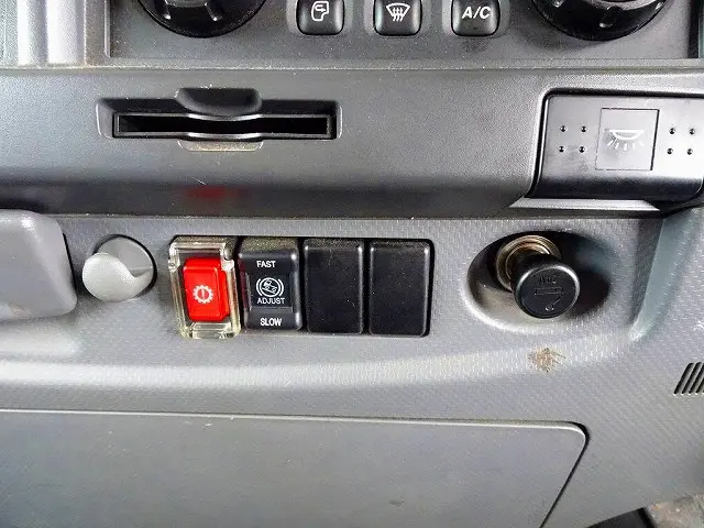 いすゞ フォワード 2RG-FRR90T2(2WD)の写真11