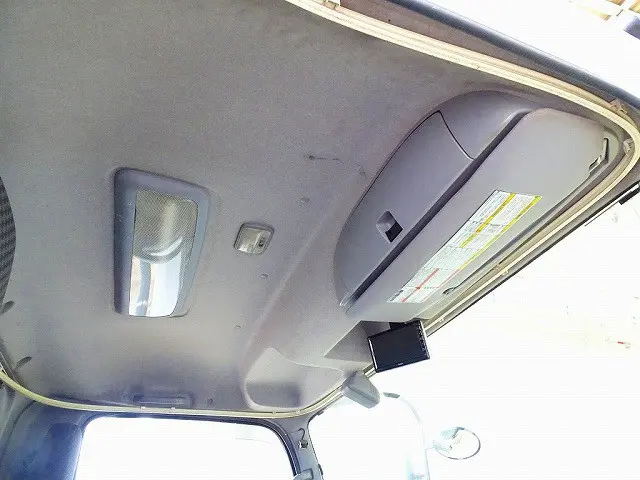 いすゞ フォワード 2RG-FRR90T2(2WD)の写真17