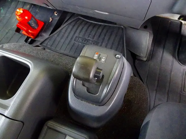 いすゞ フォワード 2RG-FRR90T2(2WD)の写真18