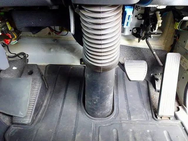 いすゞ フォワード 2RG-FRR90T2(2WD)の写真19