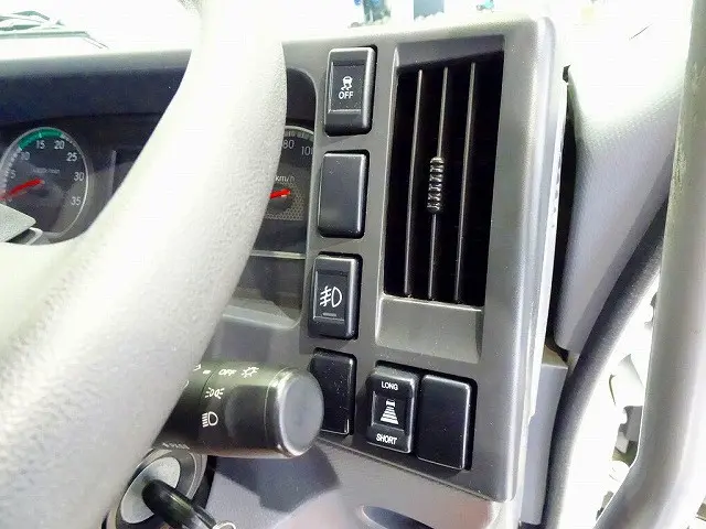 いすゞ フォワード 2RG-FRR90T2(2WD)の写真21
