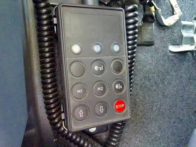 いすゞ フォワード 2RG-FRR90T2(2WD)の写真23