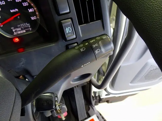 いすゞ フォワード 2RG-FRR90T2(2WD)の写真23