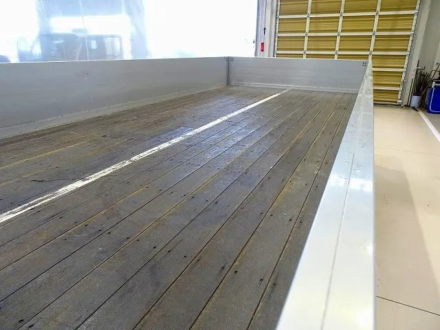 いすゞ フォワード 2RG-FRR90T2(2WD)の写真30