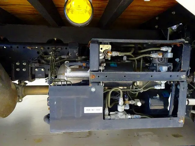 いすゞ フォワード 2RG-FRR90T2(2WD)の写真33