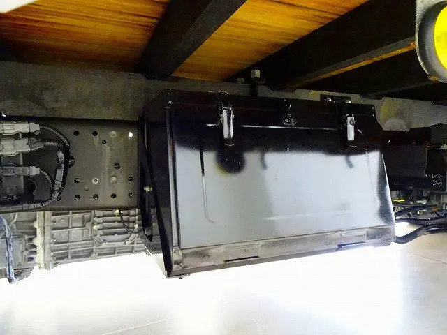 燃料タンク100L 左シャシフロント工具箱|いすゞ フォワード 2RG-FRR90T2(2WD)の写真40